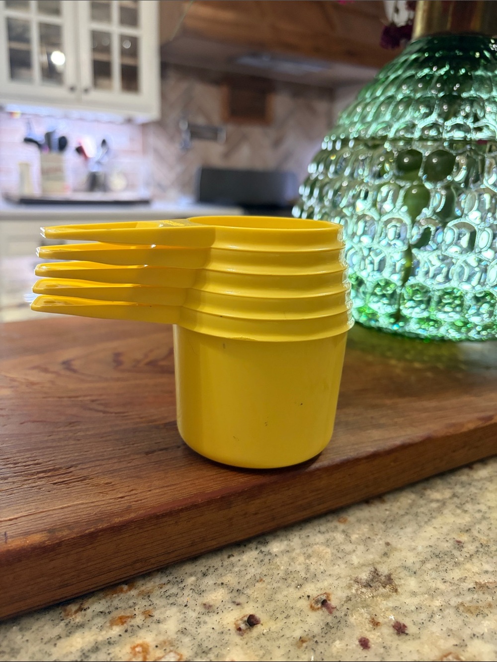 Tupperware Yellow Stackable Measuring Cup Set
